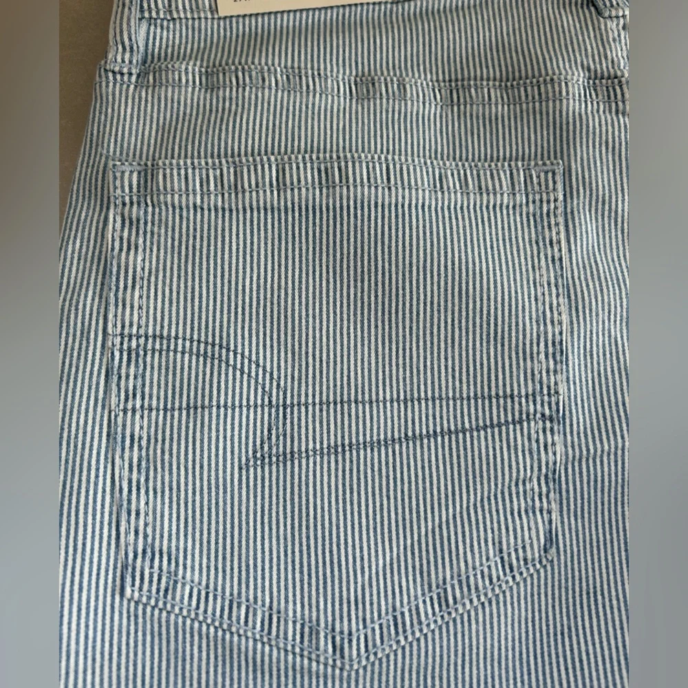 American Eagle Outfitters Striped Jean Shorts Stretch High Rise 98% Cotton - Picture 10 of 16